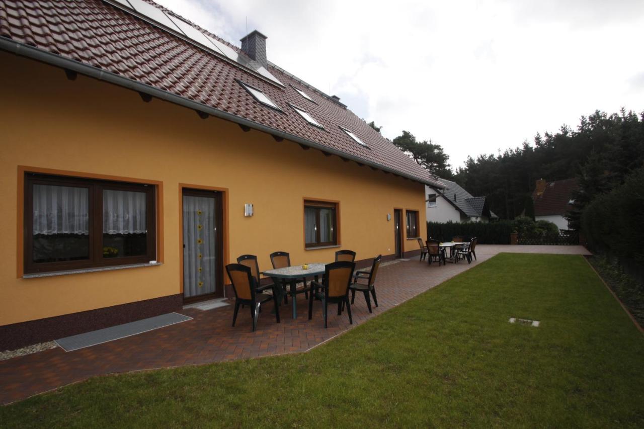 Hotel Am Waldrand Spreewald à Burg  Extérieur photo